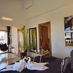 فيلة Karla *