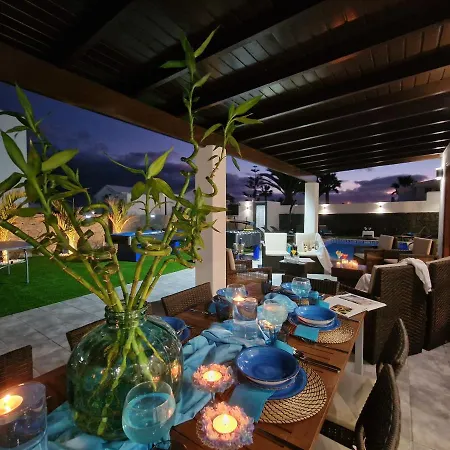 Karla Вилла Коста Бланка