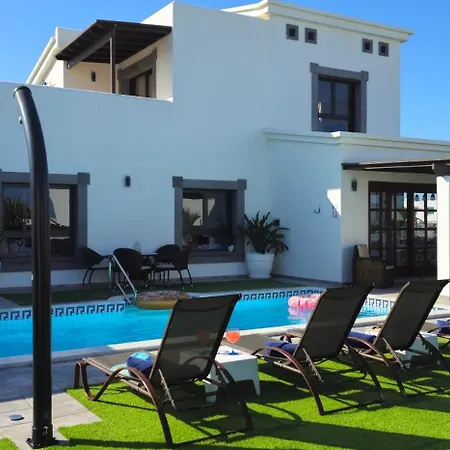 Karla Playa Blanca (Lanzarote)