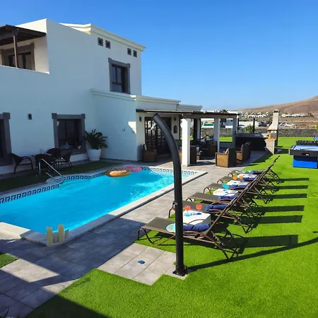 Karla Playa Blanca (Lanzarote)